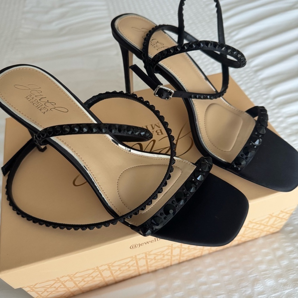 Jewel Badgley Mischka Elegant Black Strappy Heels - Picture 6 of 8